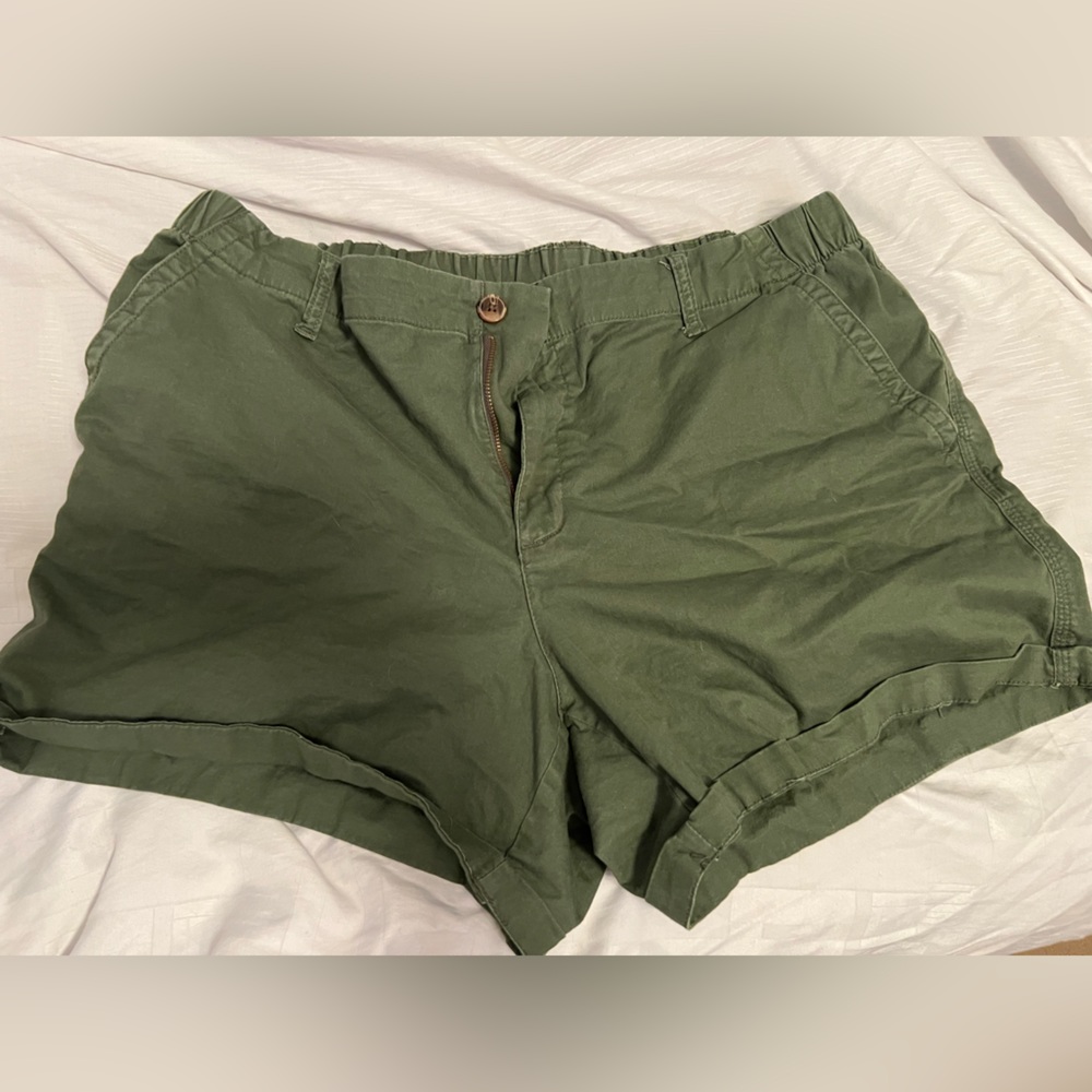 Olive Shorts. Size XL